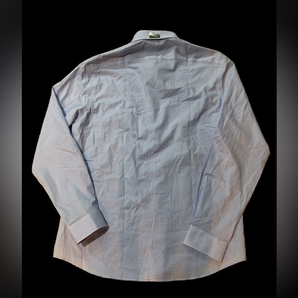 Tommy Hilfiger dress shirt. Size Large. - Picture 2 of 6